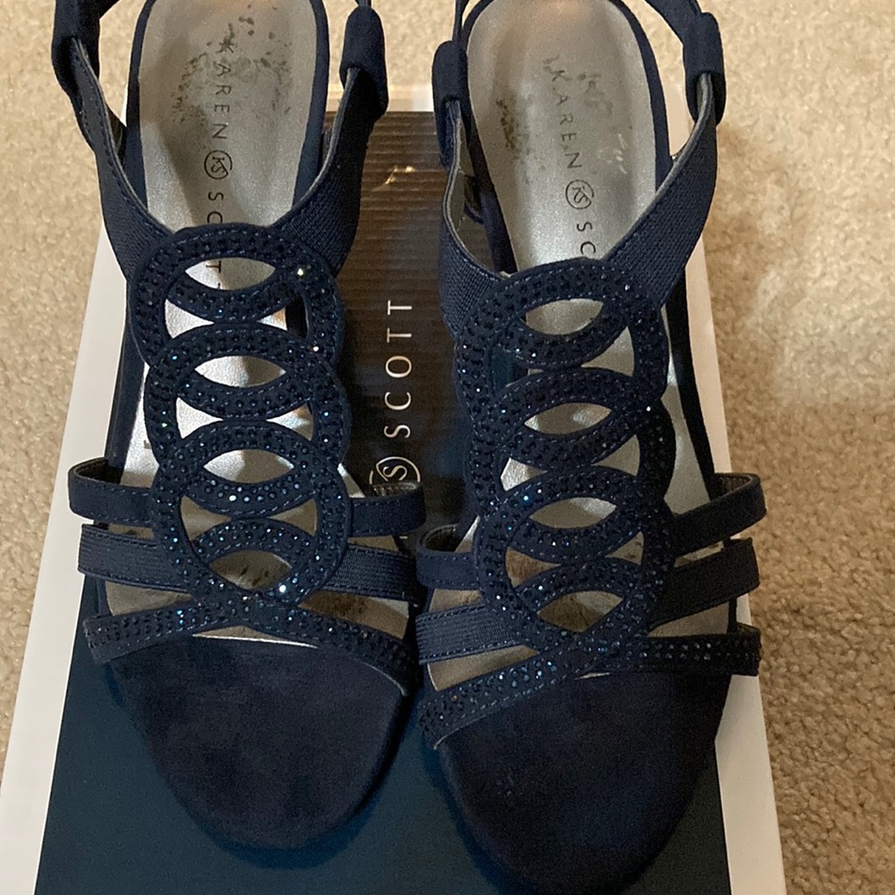 Dress shoes